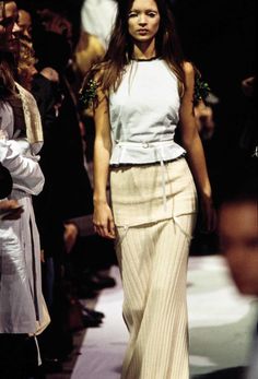 Margiela 90s, 1990s Fashion, Cooler Look, Jeremy Scott, Runway Collection, 가을 패션, Fashion Show Collection, Kate Moss, Mode Inspiration