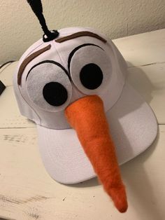 Handmade Olaf adjustable hat. Velcro on back allows for adjusting hat to all sizes. To ensure Halloween arrival, you must order by Saturday and purchase priority shipping at checkout. Olaf Hat, Halloween Fashion Outfits, Frozen Musical, Disney Princess Half Marathon, Princess Half Marathon, Frozen Costume, Costume Hats, Halloween Fashion, Mens Costumes