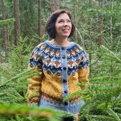 Hand knitted Lettlopi cardigan. Icelandic Sweaters, Fox Lover, Grass Green, Pullover Sweater Women, Style Expert, Cool Sweaters, Latvia, Women Pullover, Fair Isle