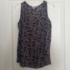 Nwot Loft Ditsy Floral Ruffle Print Sleeveless Blouse - Size L Patterned Sleeveless Top With Floral Print, Patterned Floral Print Sleeveless Tops, Patterned Sleeveless Top For Spring, Sleeveless Patterned Top For Spring, Sleeveless Patterned Blouse For Spring, Summer Patterned Sleeveless Top, Patterned Sleeveless Summer Top, Summer Sleeveless Patterned Top, Patterned Sleeveless Printed Tank Top