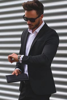 big-boys-so-big-toys:   Just cool things   #business All Black Suit, A Man In A Suit, Beard Styles Short, Man In A Suit, Mens Fashion Smart, Mens Fashion Rugged, Rugged Style, Business Hairstyles