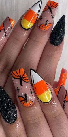 Candy Corn Nails, Black Halloween Nails, Nail Art Halloween, Holloween Nails, Panda Panda, Pumpkin Nails, October Nails