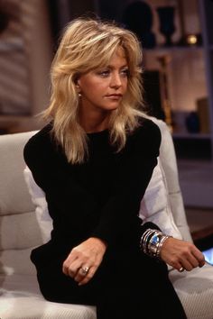 Goldie Hawn Hair Overboard, Goldie Hawn Hair 80s, Goldie Hawn Overboard Outfits, Goldie Hawn Hair Hairstyles, Goldie Hawn Aesthetic, Goldie Hawn Fashion, Blond 70s Hair, Interesting Haircuts Women, Young Goldie Hawn