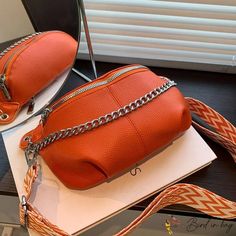 BirdinBag - Bolsa de pecho Crossbody versátil con riñonera de cadena Orange Details, Bag With Chain, Word Wrap, Bum Bag, Waist Pack, Chest Bag, Chain Strap, Burnt Orange, Pu Leather