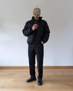 Black Smart Casual, Cos Trousers, Acne Studios Sweater, White Summer Outfits, All Black Looks, Fall Fit, Blue Sweatshirt, Fall Street Style, Fashion Books