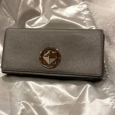 Kate Spade Grey Clutch With Goldtone Closure. Euc Like New Clean Inside Bags Kate Spade, Kate Spade Bags, Kate Spade Bag, Wristlets, Clutches, Kate Spade, Gold Tones, Bag Lady, Like New