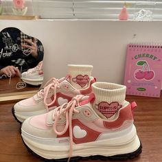 Kotak Bento, College Shoes, Pastel Shoes, Girls Tennis Shoes, Mode Kawaii, Pink Kawaii, Dr Shoes, Mesh Heels, Streetwear Shoes