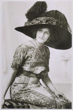 size: 12x8in Photographic Print: Phyllis Le Grand, Actress : Fashion Photography School, Edwardian Hat, Fashion 1910, Merry Widow, 1910s Fashion, 20th Century Fashion, Victorian Women, Vintage Portraits, Edwardian Era