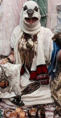 Vintage Arab, Vintage Attire, Theme Parties, Vintage Shop, Larp