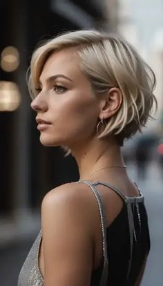 Short and Chic: Spring Hair Color Ideas for 2024 Round Face Short Blonde Hair, Short Layered Bob Brunette, Mid To Short Hairstyles, Hair Styles For Double Chin, Blonde Pixie Haircut Short Fine Hair, Short Hair Back View Neckline, Short Bob Hairstyles Blonde, Mid Length Short Hair, Short Low Maintenance Haircut