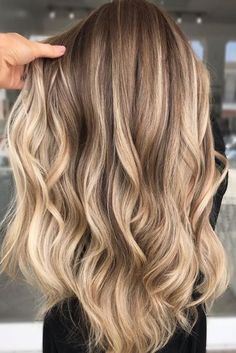 Blonde Strands, Hair Colors For Fall, Mushroom Blonde, Fall Blonde Hair Color, Blonde Hair Colors, Fall Blonde, Natural Blonde, Dark Blonde Hair