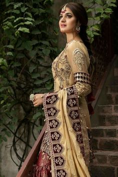 Dulhan Suit, Nameera By Farooq, Designer Gharara, Tilla Embroidery, Latest Designer Dresses, Pakistani Wedding Dress, Chiffon Collection, Suits Design, Pakistani Dress