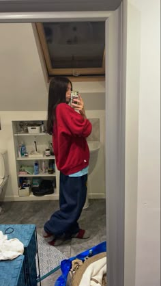 Baggie Sweatpants Outfit, Skater Gf Outfit, Feminine Baggy Outfit, Baggy Comfy Outfits, Boyfriend Hoodie Outfit, Baggy Joggers Outfit, Baggy Sweats Outfit, Comfy Baggy Outfits, Comfy College Outfit