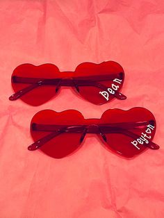 These cute red heart shaped sunglasses are the perfect gift for Valentine's Day or anytime. They make great class gifts or party favors! Personalize them with a name. Unless a font is chosen from the list, I will use the font shown in the example. Valentines Theme Party For Kids, Valentines Theme Bachelorette Party, Valentines Party Kids, Valentines Party Ideas For Adults, Galentines Gifts Idea, Valentines Day Theme Party, Valentines Party Ideas For Kids, Galentines Party Favors, Valentines Glasses