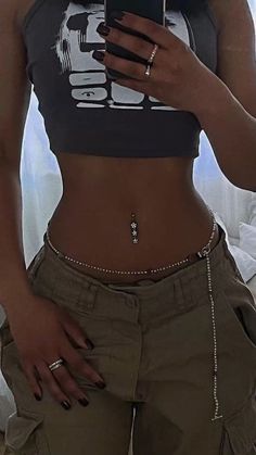 Mode Poses, Bellybutton Piercings, Belly Button Piercing Jewelry, Belly Piercing Jewelry, Mode Zara, Cute Piercings, Belly Piercing, Belly Button Piercing, Cooler Look