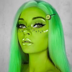 Alien Face Paint, Alien Halloween Makeup, Alien Makeup, Alien Party, Alien Halloween, Face Paint Makeup, Halloween Makeup Inspiration, Halloween Costumes Makeup, Creative Eye Makeup