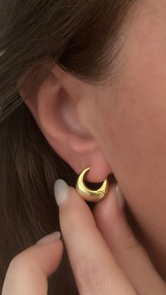 Tiny Hoop Earrings, Chunky Mini Hoops 925 Sterling Silver, Small Chunky Hoop, Sleeper Tapered Hoops 14k Gold, Thick Hoop Earrings set Minimalist Jewelry * MATERIAL: Sterling Silver 925. Environmentally friendly material, Nickel-free, Lead-free, Cadmium-free and Hypoallergenic.  *  COLOR: Silver, 14K Gold / 14K Rose Gold Vermeil     Vermeil is made of thick 14k gold layered on .925 sterling silver. Vermeil is nickel-free and perfect for people with metal allergies.  PACKAGING & SHIPPING All jewel Tarnish Resistant Crescent Hoop Earrings, Everyday Crescent Single Earring, Gold Crescent Huggie Earrings, Crescent Single Huggie Earring As Gift, Gold Crescent Huggie Earrings For Gift, Crescent Shaped Single Huggie Earring Gift, Crescent-shaped Single Huggie Earring As Gift, Crescent Shaped Pierced Hoop Earrings As Gift, Hoop Earrings Chunky