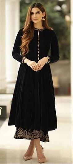 Blue color Salwar Kameez in Velvet fabric with Embroidered work Velvet Anarkali Suits, Velvet Anarkali, Velvet Suit Design, Velvet Kurta, Nikkah Dress, Velvet Dress Designs, Women Suits, Salwar Kamiz, Velvet Suit