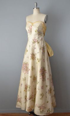 1950s Strapless Ballgown / 50s Strapless Dress / 1950s Formal - Etsy Mid Century Dresses Ball Gowns, 1950s Dress Formal Luulla, Yellow Vintage Formal Dress, Elegant Maxi Dress Miggon 🛍️, Elegant Floral Dress Miggon 🛍️, 1950s Dress Formal Couture Candy, Decades Prom Dress, Luxury Vintage Evening Dress For Debutante Ball, Classic Dress Vintage Homecoming