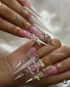 Pretty Stiletto Nails, Baddie Stiletto Nails, Stiletto Nails Long, Nail Designs Bling, Stilleto Nails Designs, American Nails, Wow Nails, Airbrush Nails, Nude Nail Designs