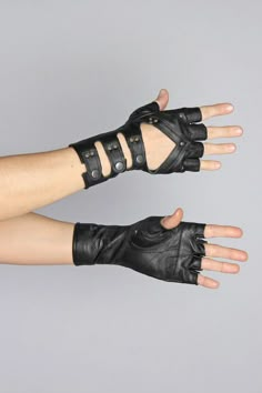 Gloves – FIVE AND DIAMOND Steam Trunk, Fingerless Leather Gloves, Leather Fingerless Gloves, Mode Steampunk, Black Goat, Fire Safe, Outfit References, Clothing Reference, Driving Gloves