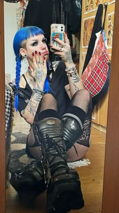 80s Punk Outfits, Alt Style Inspiration, Arm Sleeve Tattoo Ideas, Goa Style, Miranda Rights, British College, Indigo Gabbro, Arm Sleeve Tattoo, Platinum Pixie