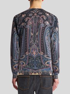 Silk and cashmere sweater, embellished with Paisley print all over. • Regular fit• Crew neck• Ribbed hems• Made in Italy• The model is 6’1”(186 cm) tall and wears a size M • 55% silk, 45% cashmere Etro Paisley, Poncho Jacket, Suit Shirts, Fragrance Collection, Lacing Sneakers, Newborn Outfits, Knit Jumper, Cashmere Sweater, Clothes Gift