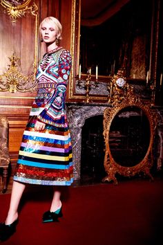 Mary Katrantzou | Cruise 2018 | Look 3 Diy Clothes And Shoes, Resort Fashion, Mary Katrantzou, 2018 Fashion, Vogue Fashion, Fast Fashion, Vanity Fair, Primavera Estate