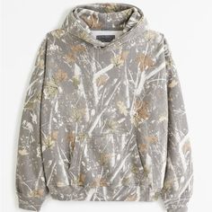 Abercrombie & Fitch Essential Popover Hoodie Gray Camo Nwt Size: Medium Color: Gray Camo Essential Hoodie, Camouflage Hoodie, Cotton Polyester Fabric, Hoodie Oversize, Camo Hoodie, Retro Mode, Green Hoodie, Look Cool, Casual Wardrobe