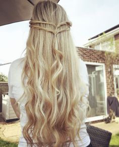 Princess hair long half up half down curls double tied #hair #curly #extensions #bridal #pretty #princess #halfuphalfdown #hairstyle #24inch #blondehairstyles Half Up Half Down With Braids, Half Up Half Down Curls, Mermaid Hairstyle, Curly Half Up Half Down, Curly Extensions, Blonde Curly Hair, Fairycore Aesthetic, Princess Hair, Princess Hairstyles