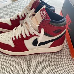 Nike Jordan Air 1 Aesthetic, Cool Jordans Shoes, Nike Jordans Aesthetic, Nile Shoes, Air Jordan Shoes For Women, Cute Jordans For Women, Shoes To Get, Jordans For Women, Cute Red Outfits