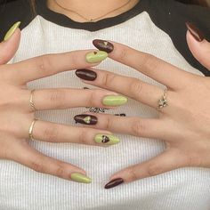 Green And Brown Nails Aesthetic, Cute Oval Nails Design Fall, Brown Green Nails Design, Nail Green And Brown, Simple Earth Tone Nails, Easy Nail Art Green, Green Nails Aesthetic Vintage, Green And Brown Nails Ideas, Sage Green Checkered Nails