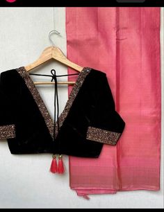 Velvet Blouse Designs Indian Silk Saris, Velvet Blouse Back Neck Designs, Black Colour Blouse Designs, Velvet Blouse For Silk Saree, Velvet Blouse Designs Latest, Velvet Blouse Designs Indian, Velvet Blouse Designs, Velvet Blouse Pattern, Velvet Blouse Design