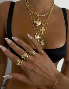 Gold Layering Necklaces, Rings Signet, Jewelry Nails, Xoxo Jewelry, Dope Jewelry Accessories, Ring Name, Nails Gold, Holiday Nail Designs, Holiday Nail