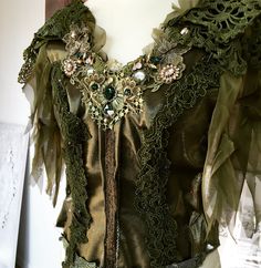 Arty Clothing, How To Make Balloon, Lace Jewelry, Lace Scarf, Model Fits, Fantasy Fashion, Green Blouse, Unique Outfits