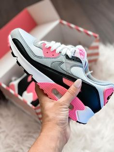 Browse our Influencers' top picks in Fashion on Amazon.com Trending Shoes For Men, Sneaky Link, Nike Shoes Women Fashion, Black Glamour, Nike Fashion Shoes, Pretty Shoes Sneakers, Yamaha Motorcycles, Awesome Shoes, Chicken Wing