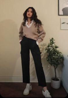 Cold Business Casual Outfits, Outfit Ideas Formal Classy, Smart Casual Evening Outfit Women, Receptionist Outfit Front Desk Casual, Sweater Office Outfits, Office Fits Women, Office Ootd Work Outfits, Work Party Outfit Winter, Female Engineer Outfit