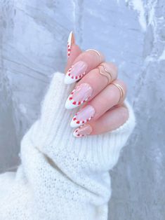 Gel X Nail Designs Almond Christmas, Christmas Acrylics Almond, Christmas Thanksgiving Nails, Almond Christmas Nails Pink, Round Nails Christmas, Fall And Christmas Nails, Christmas Acyrilics Nails, Lowkey Christmas Nails, Almond Acrylic Nails Christmas