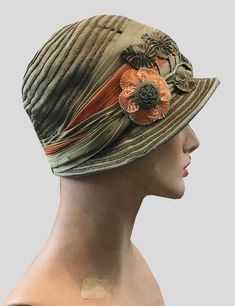 Cappello Cloche, 1920s Hats, Derby Hats Fascinators, Flapper Hat, Mad Hatter Hats, Elsa Schiaparelli, Orange Ribbon, Kentucky Derby Hats