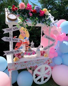 Alice In Wonderland Baby Shower Ideas, Alice In Wonderland Treats, Tea Party Alice In Wonderland, Tea Party Party, Quince Party, Hello Kitty Theme Party, Onederland Party