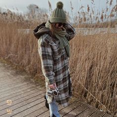 #winterfashion #winteroutfits #sweaterweather #winterstyle #womensfashion #womensoutfits #outfitinspiration #outfitideas #cozystyle #sweaterseason #wintercoat #oversizedcoat #plaidcoat #winterbeanie #winteraccessories #cozystyle #cozyoutfits Amsterdam Winter, Ireland Aesthetic, Winter Days, Winter Day