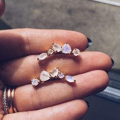 pinterest: juliajacobsenn ♡ 5 Dollars, Casual Earrings, Ear Climber, Ear Climbers, Jewelry Auction, Cartier Jewelry, Jewelry Armoire, White Jewelry, Jewelry Stand