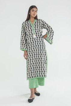 Sana Safinaz SS22MHY109P2T Ready To Wear Fitted Patterned Sets For Workwear, Green V-neck Printed Kurta, Green Printed V-neck Kurta, Black Cotton Kurta For Spring, Fitted V-neck Printed Kurta, Patterned Kurta With Block Print For Spring, Spring Patterned Kurta With Block Print, Spring Patterned Block Print Kurta, Fitted Block Print Kurta For Spring