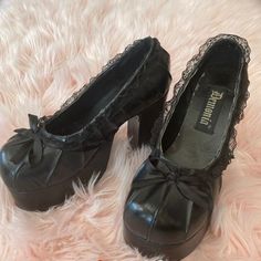 Dr Shoes, Funky Shoes, Shoe Inspo, Aesthetic Shoes, Swag Shoes, Pretty Shoes, Dream Shoes, Visual Kei, Mode Inspiration