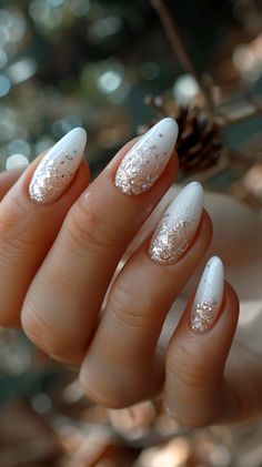 White Nails White Nails With Glitter Almond, Switzerland Nails Designs, Perfect Wedding Nails, Wedding Nails With Sparkle, Off White Nails With Designs, Cute White Nails Ideas, Christmas Nail Minimalist, Minimal Wedding Nails, White Sparkly Nail Designs