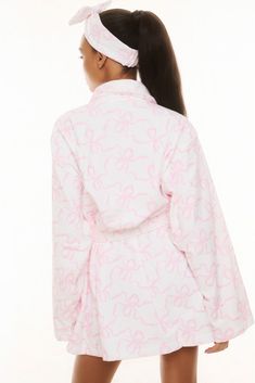 Cozy chic and so in love with our Indie Robe. Arriving in 100% cotton, these ultra-soft robes features our favorite florals and keep you comfy as you get ready for the day or night. Pink Bonnet, Soft Robes, Pink Sugar, Cozy Gift, Cozy Chic, So In Love, Heritage Collection, New Fragrances, Gift Guides