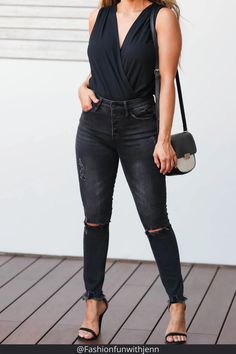 Jeans Black Bodysuit Outfit, Black Bodysuit Outfit Night, Black Bodysuit Outfit Jeans, Black Going Out Outfit Night, Black Bodysuit With Jeans, All Black Going Out Outfits, All Black Going Out Outfit, Sleeveless Bodysuit Outfit, Black Going Out Outfit