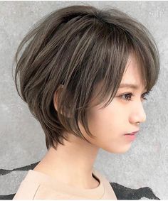 Dark Brown Hair With Highlights, Asymmetrical Bob Haircuts, Highlights Ideas, Messy Bob Hairstyles, Best Bob Haircuts, Hair With Highlights, Short Hair Trends