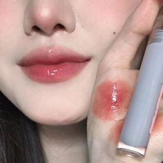 Lip Tint Makeup, Red Lip Tint, Tint Makeup, Lip Types, Lip Augmentation, Clear Mirror, Cheap Makeup, Lip Glaze, Long Lasting Makeup