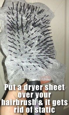 Dryer Sheet, Hacks Every Girl Should Know, Diy Life Hacks, Up Girl, Cleaning Tips, Smell Good, Hair Brush, Blackheads, Every Girl